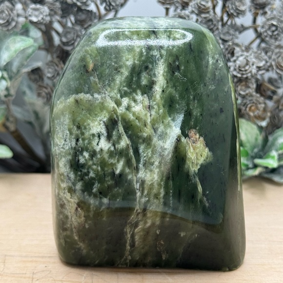 Nephrite Jade Freeform - Picture 1 of 9
